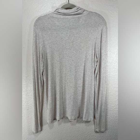 Cabi #3226 Long Sleeve Cowl Neck Lightweight Top in Oatmeal Women’s Medium - Picture 11 of 13